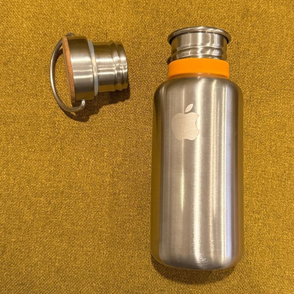 Apple Mac Stainless Steel Water Bottle with Orange grip + Apple logo NWT (12oz)